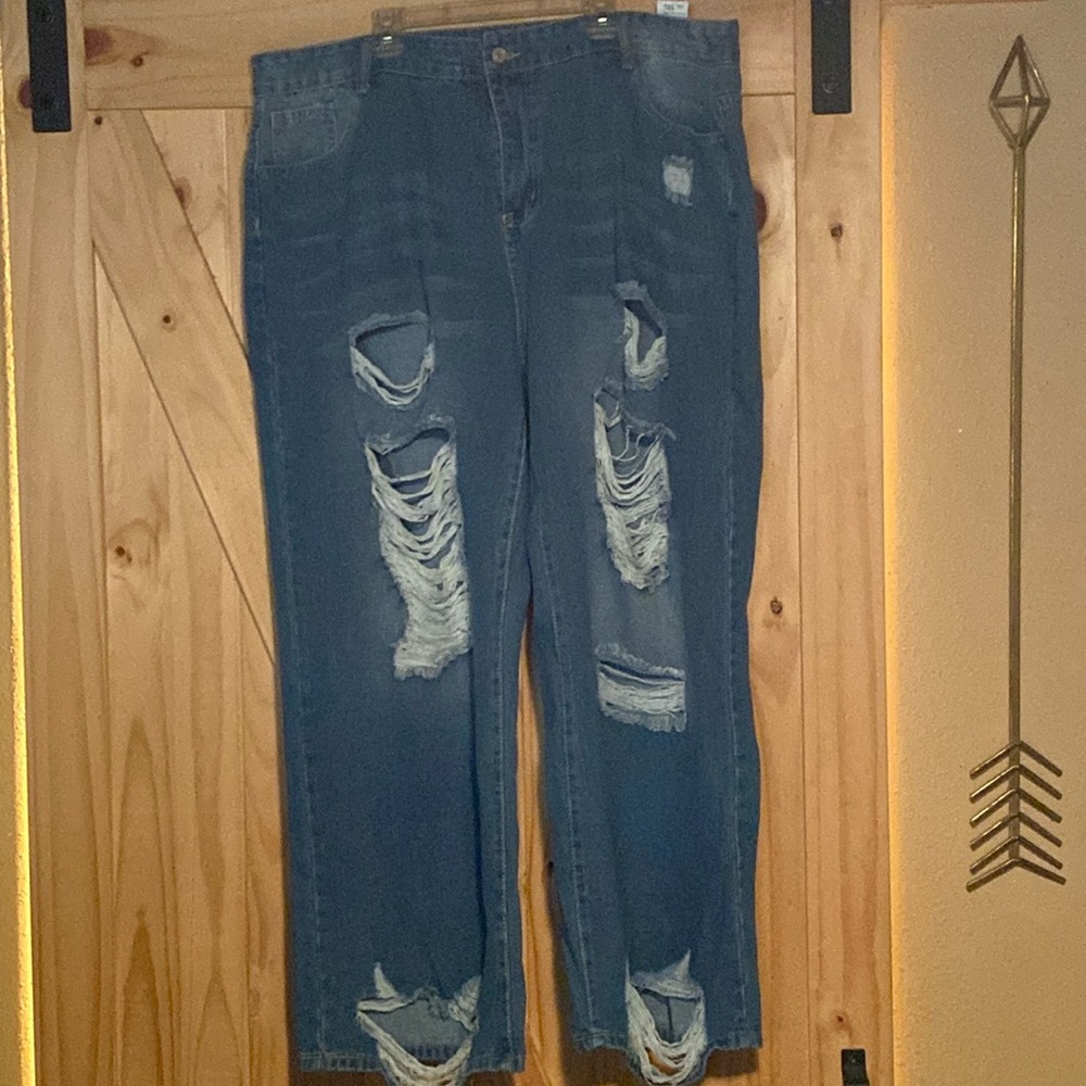 SHEIN Distressed Plus Size Boyfriend Jeans